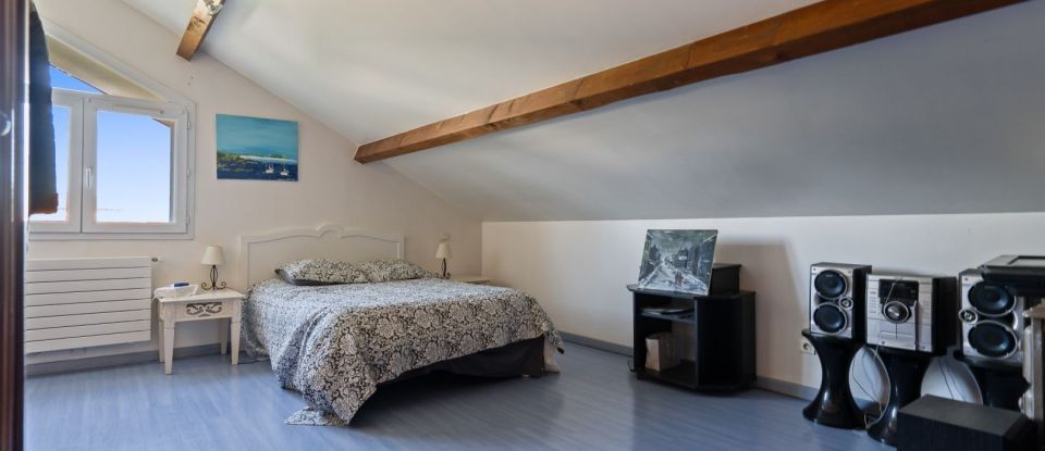 Maison 5 pièces de 215 m² à Saint-Priest (69800)