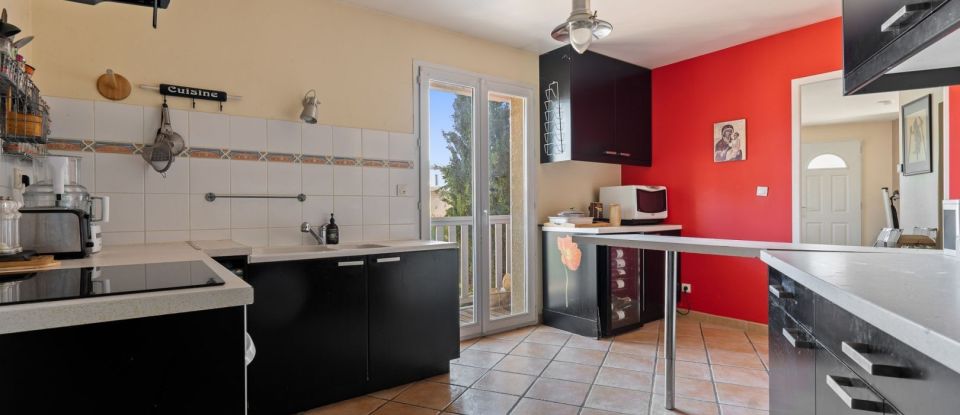 Maison 5 pièces de 215 m² à Saint-Priest (69800)