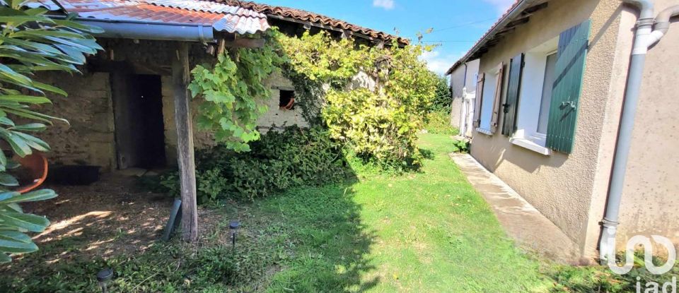 Country house 4 rooms of 156 m² in Saint-Romain (86250)