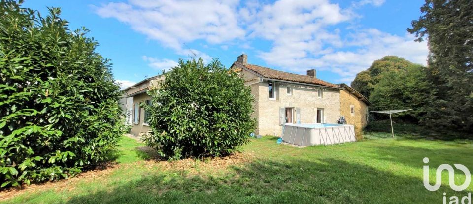 Country house 4 rooms of 156 m² in Saint-Romain (86250)