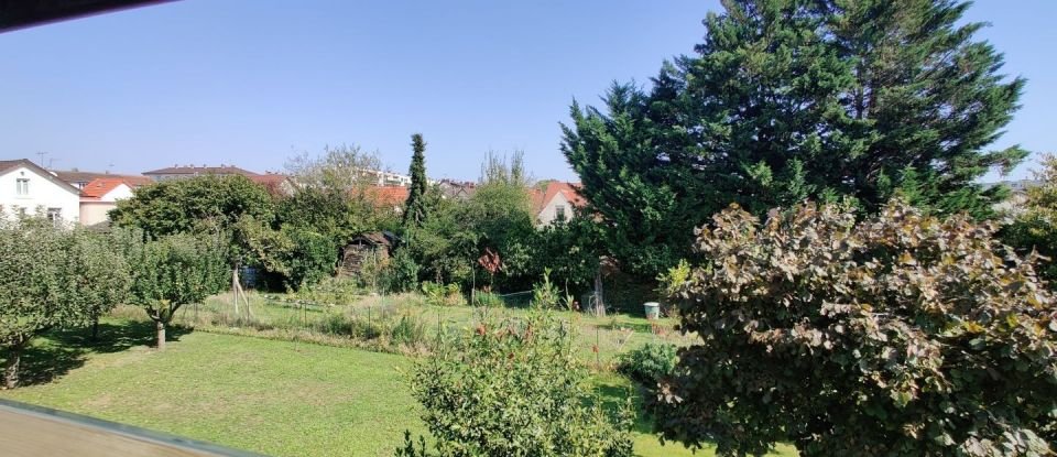 House 5 rooms of 95 m² in Neuilly-sur-Marne (93330)