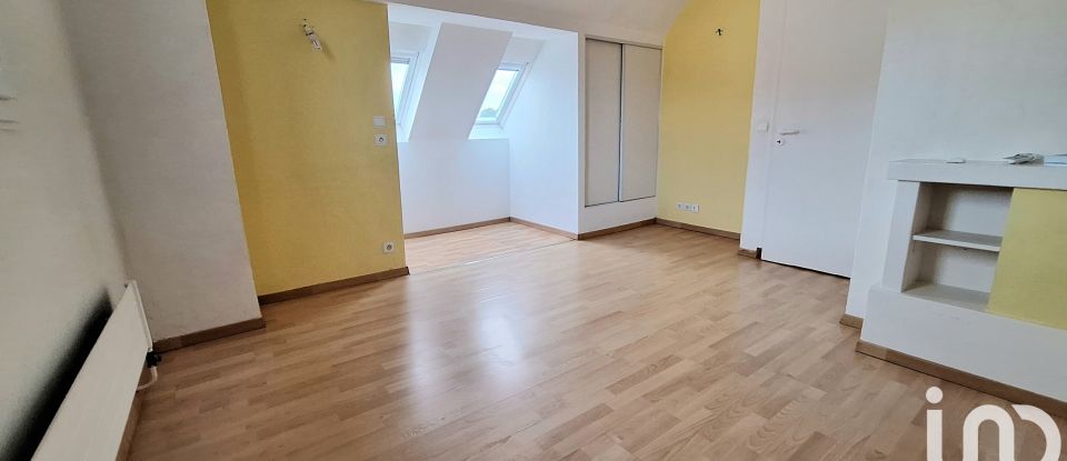 Maison 6 pièces de 151 m² à Bours (65460)