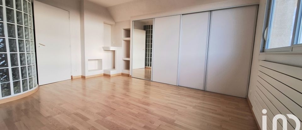 Maison 6 pièces de 151 m² à Bours (65460)