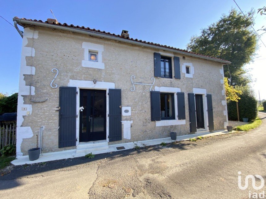 Maison 7 pièces de 146 m² à Saint-Romain (86250)