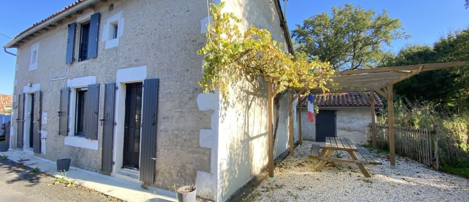 Maison 7 pièces de 146 m² à Saint-Romain (86250)