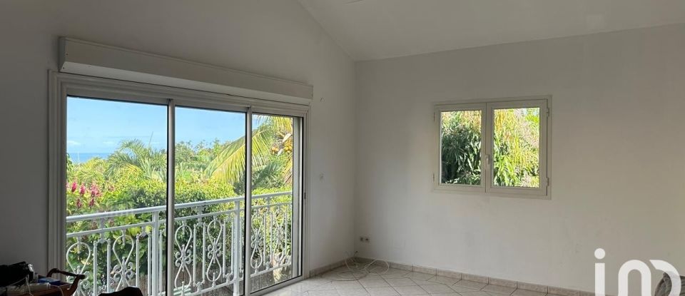 Maison 6 pièces de 201 m² à Saint-Pierre (97432)