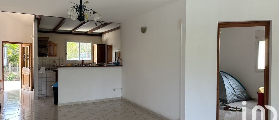 Maison 6 pièces de 201 m² à Saint-Pierre (97432)