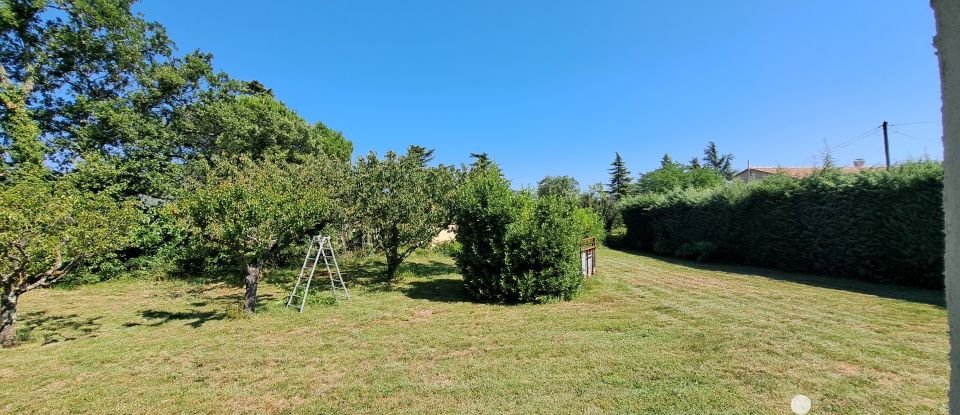 Traditional house 4 rooms of 95 m² in Saint-Remèze (07700)