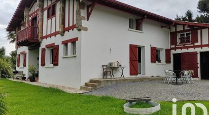 House 8 rooms of 219 m² in Espelette (64250)