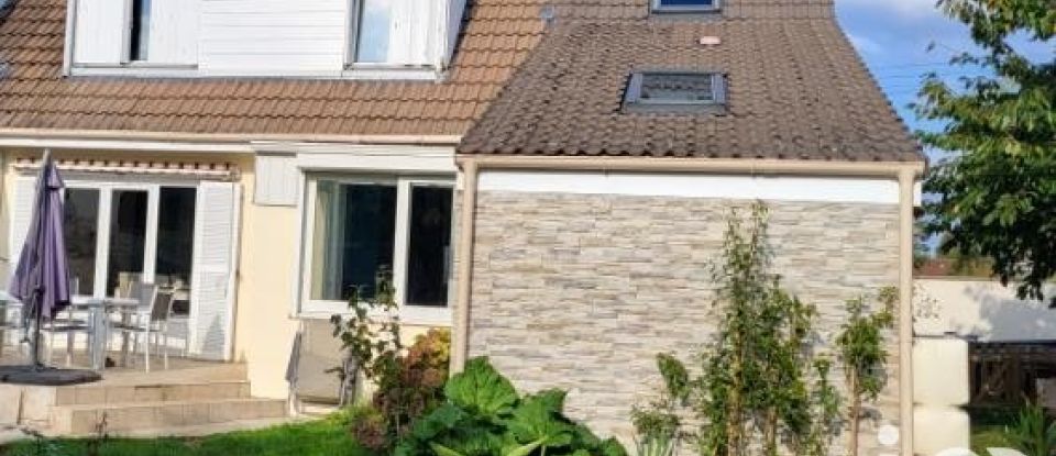 House 6 rooms of 130 m² in Presles-en-Brie (77220)