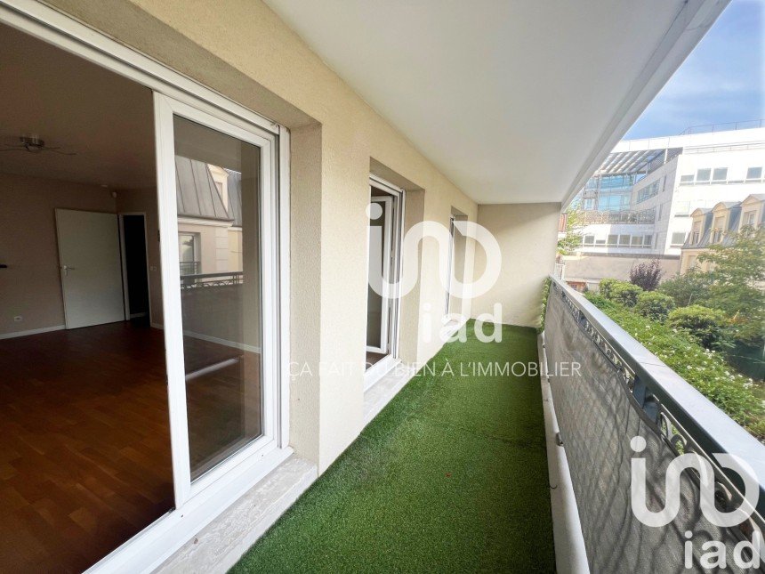 Apartment 3 rooms of 75 m² in Puteaux (92800)