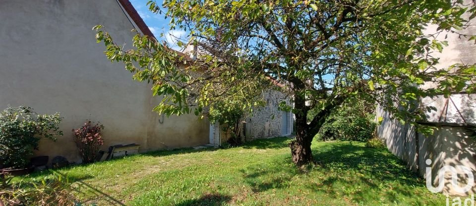 Maison de village 5 pièces de 132 m² à Loches-sur-Ource (10110)