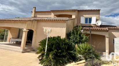 Traditional house 5 rooms of 130 m² in Saint-Cyr-sur-Mer (83270)