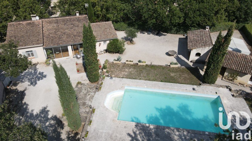 House 6 rooms of 216 m² in Cabrières-d'Avignon (84220)