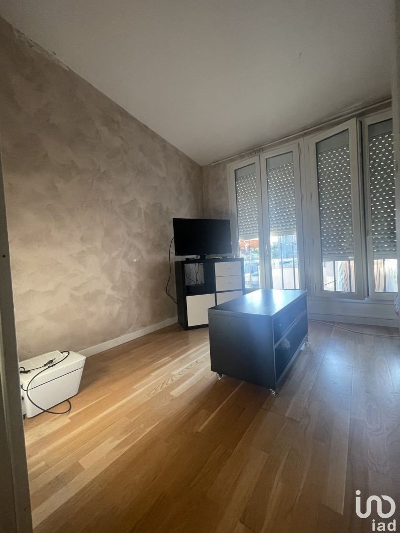 Apartment 2 rooms of 32 m² in Pantin (93500)