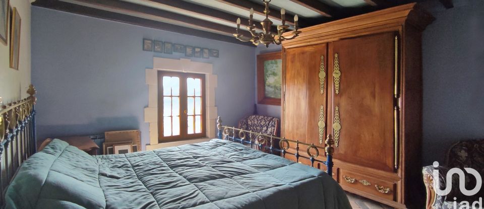 Traditional house 6 rooms of 177 m² in Loiré-sur-Nie (17470)