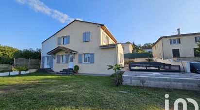 House 8 rooms of 186 m² in L'Isle-d'Espagnac (16340)