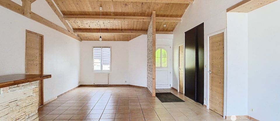 House 6 rooms of 124 m² in Saint-Jean-de-Liversay (17170)