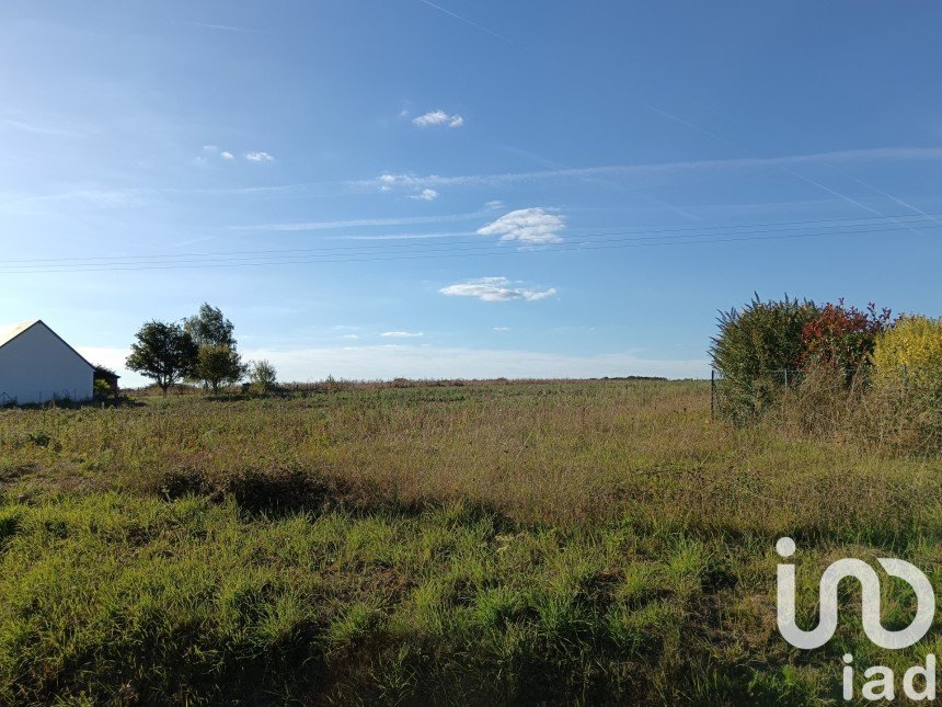 Land of 9,235 m² in Saunay (37110)