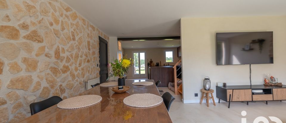 Maison 5 pièces de 134 m² à Gambais (78950)