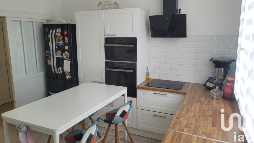 Appartement 4 pièces de 97 m² à Toulon (83100)