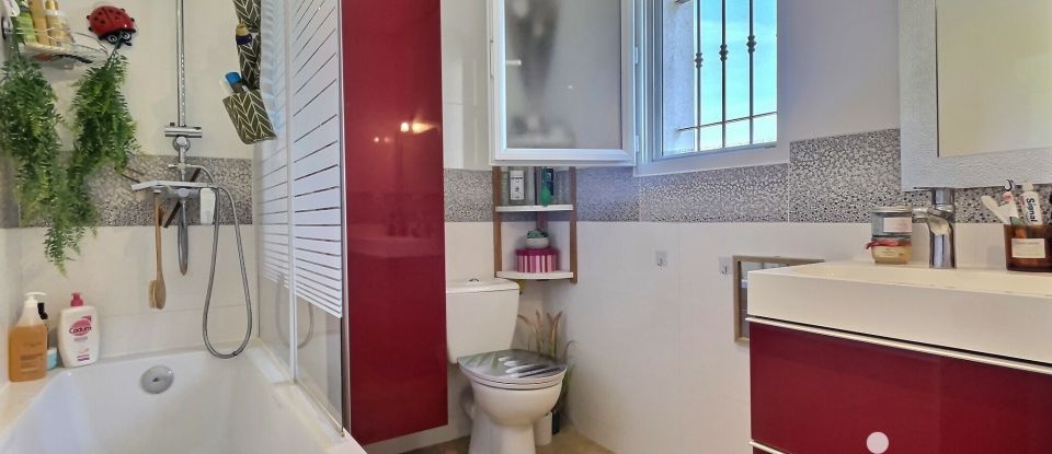 Maison 4 pièces de 94 m² à Arles (13280)