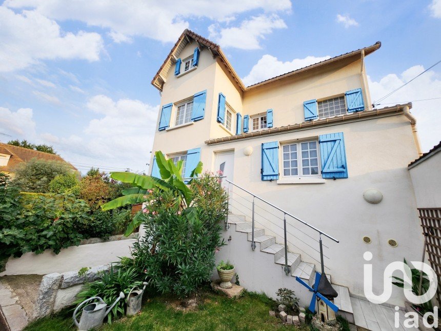 Maison 7 pièces de 127 m² à Conflans-Sainte-Honorine (78700)