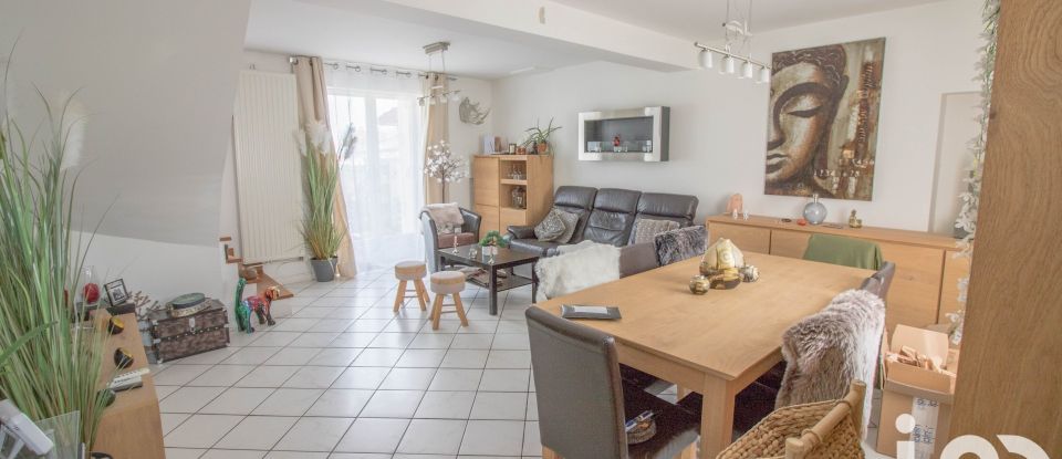 House 5 rooms of 106 m² in Saint-Jean-les-Deux-Jumeaux (77660)