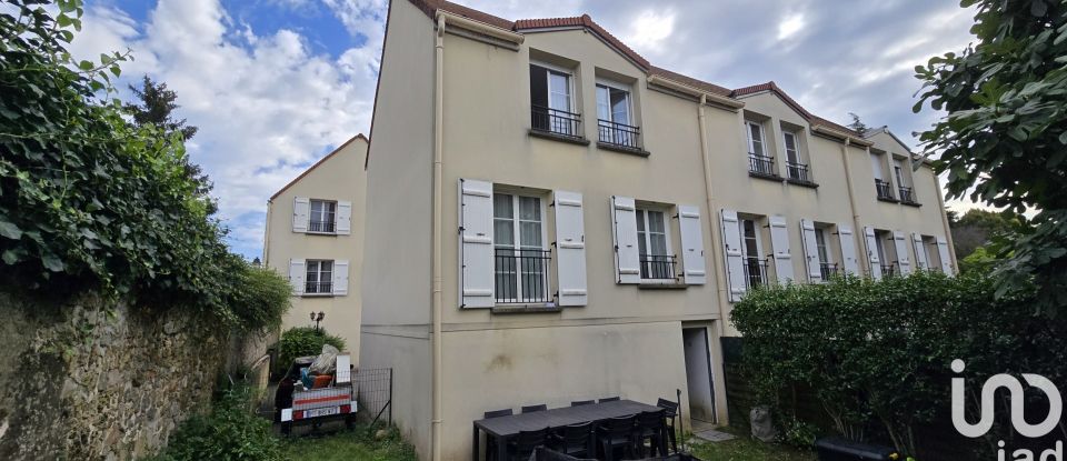 Town house 4 rooms of 80 m² in Le Plessis-Pâté (91220)