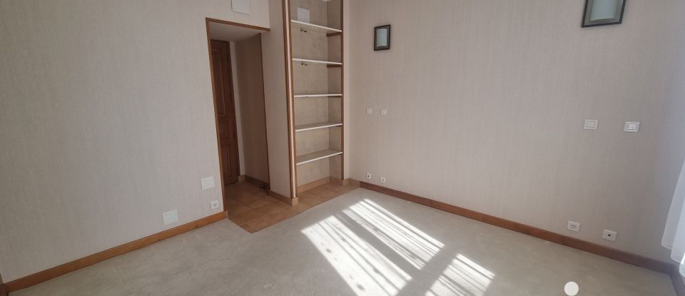 Apartment 5 rooms of 90 m² in Reims (51100)