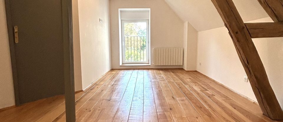 Demeure 7 pièces de 193 m² à Oulchy-le-Château (02210)