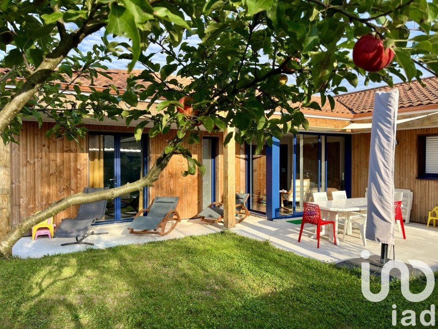 Maison 5 pièces de 146 m² à Cugand (85610)