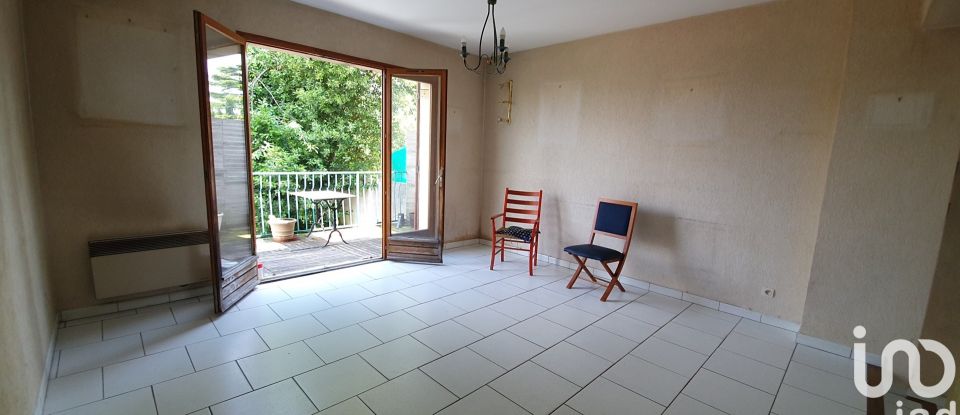 House 6 rooms of 112 m² in Carrières-sur-Seine (78420)