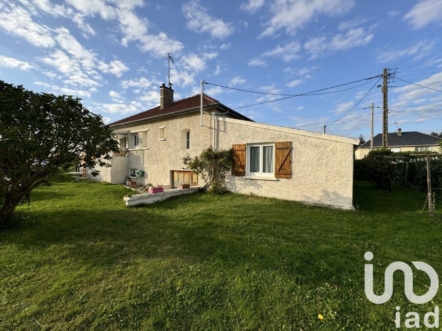 House 6 rooms of 132 m² in Saint-André-de-l'Eure (27220)