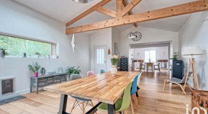 Maison 7 pièces de 180 m² à Saint-Jean-les-Deux-Jumeaux (77660)