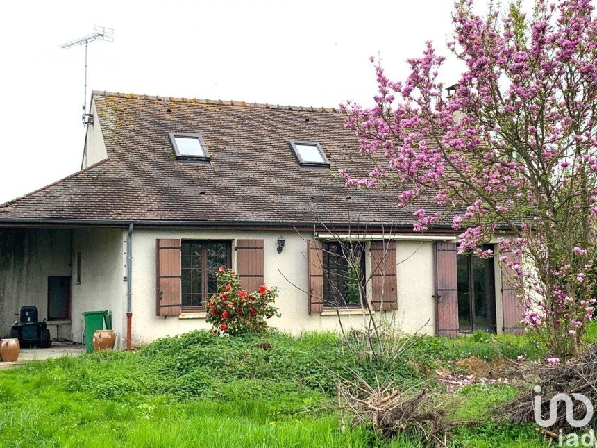 Traditional house 4 rooms of 110 m² in Villeneuve-les-Bordes (77154)