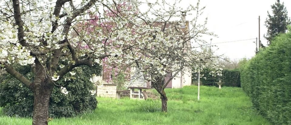 Traditional house 4 rooms of 110 m² in Villeneuve-les-Bordes (77154)