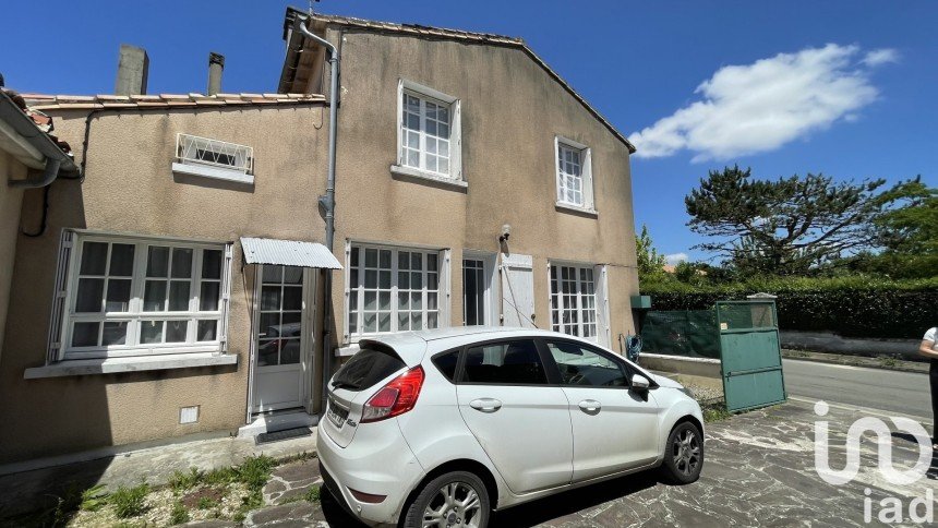 House 5 rooms of 97 m² in Beauvais-sur-Matha (17490)