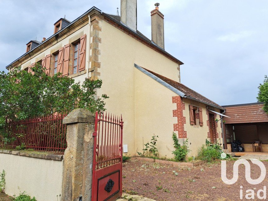 Village house 8 rooms of 213 m² in Franchesse (03160)