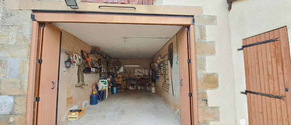 Maison de village 8 pièces de 213 m² à Franchesse (03160)