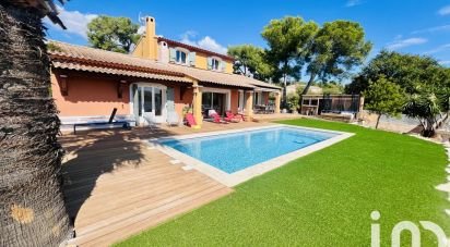 Maison traditionnelle 8 pièces de 192 m² à Sanary-sur-Mer (83110)