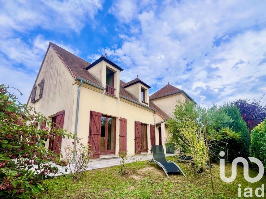 Maison traditionnelle 7 pièces de 153 m² à Chanteloup-les-Vignes (78570)