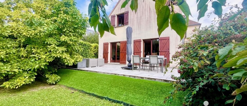 Maison traditionnelle 7 pièces de 153 m² à Chanteloup-les-Vignes (78570)