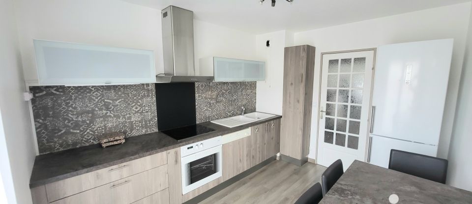 Appartement 3 pièces de 81 m² à Saint-Étienne (42000)