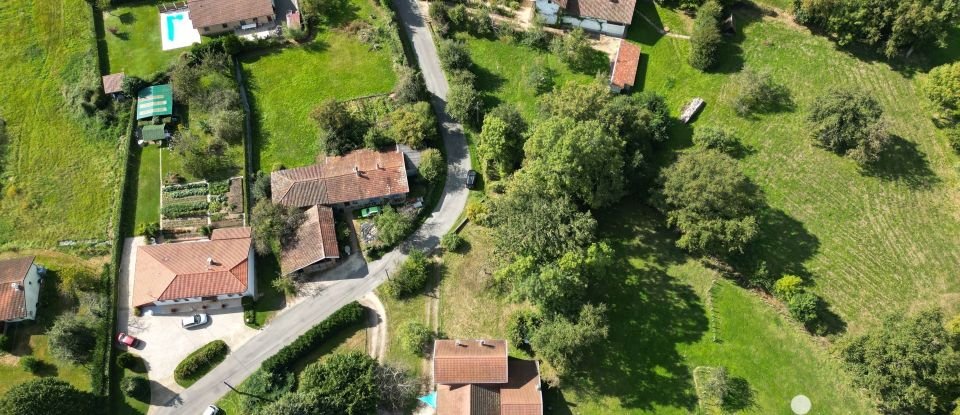 Longère 6 pièces de 195 m² à Chaveyriat (01660)