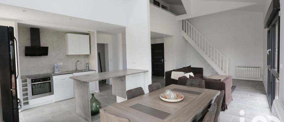 Duplex 5 rooms of 135 m² in Créon (33670)