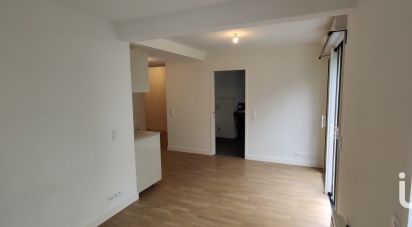 Apartment 1 room of 32 m² in Nantes (44000)