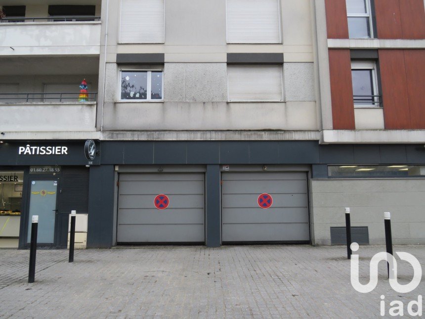 Parking/garage/box de 13 m² à Montévrain (77144)