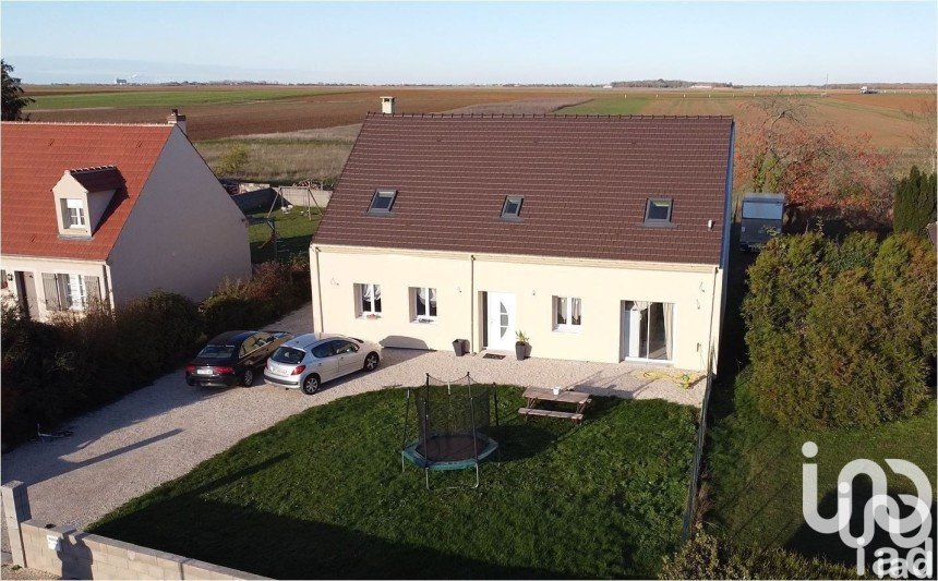 Maison 7 pièces de 229 m² à Bondaroy (45300)