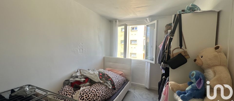 Appartement 6 pièces de 95 m² à Saint-Nazaire (30200)